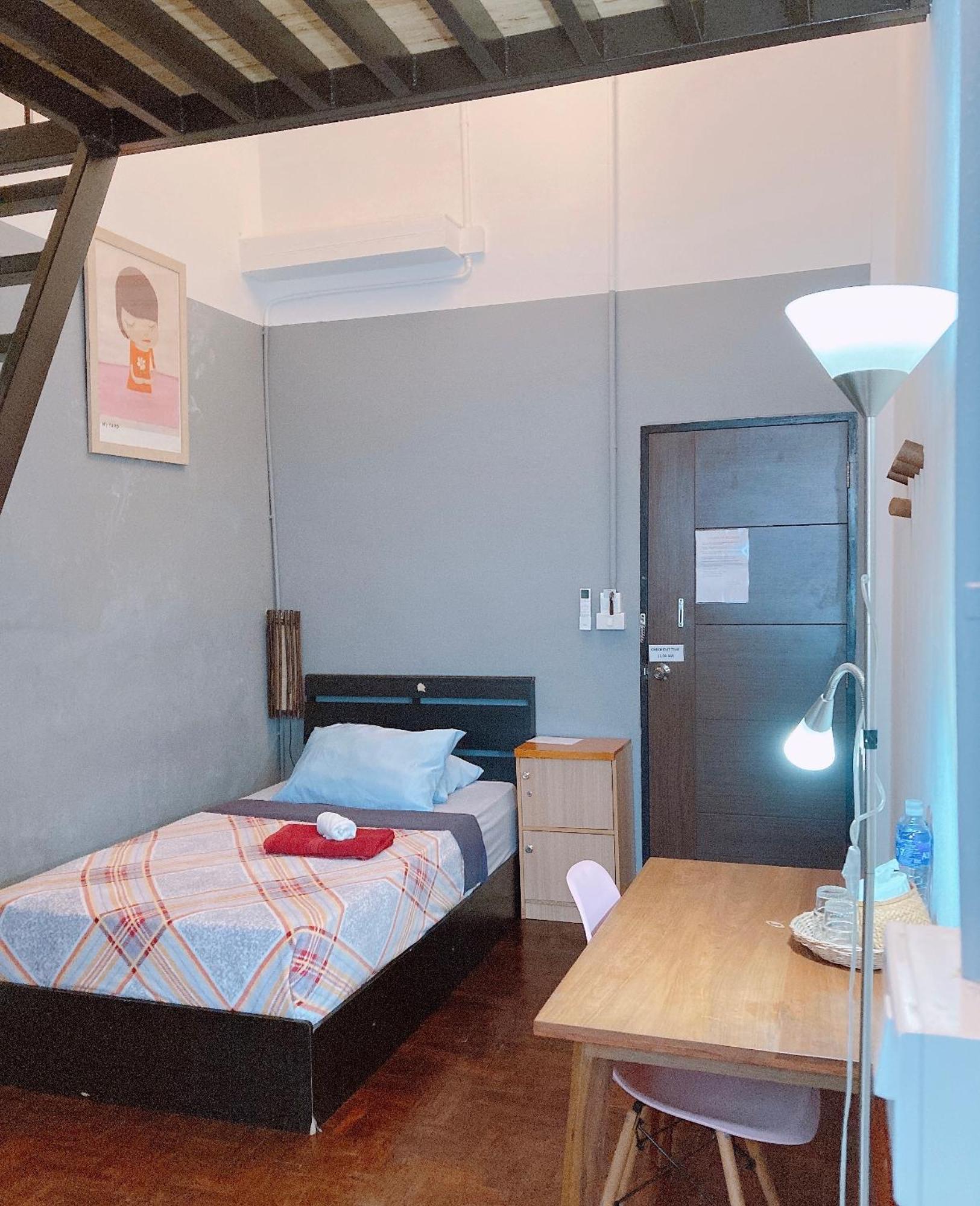 Wayside Guesthouse Чиангмай Экстерьер фото
